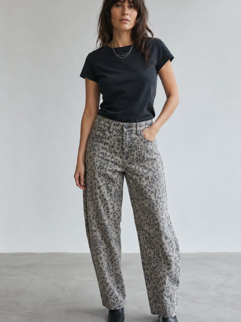 Buffalo – Muted Leopard Print Barrel Leg Jeans - Scandi Elevated Casual - Size 6